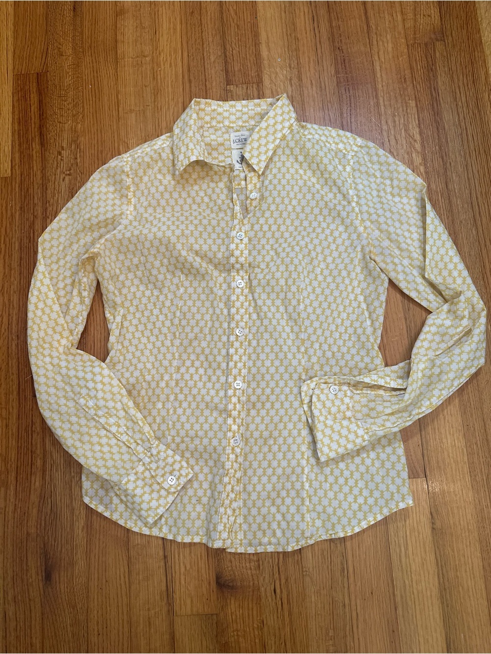J.Crew yellow and white printed button-up shirt. Size 4 (i9)